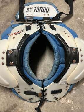 Douglas QBM SP 19000 Football Shoulder Pads Size 18"-19"
